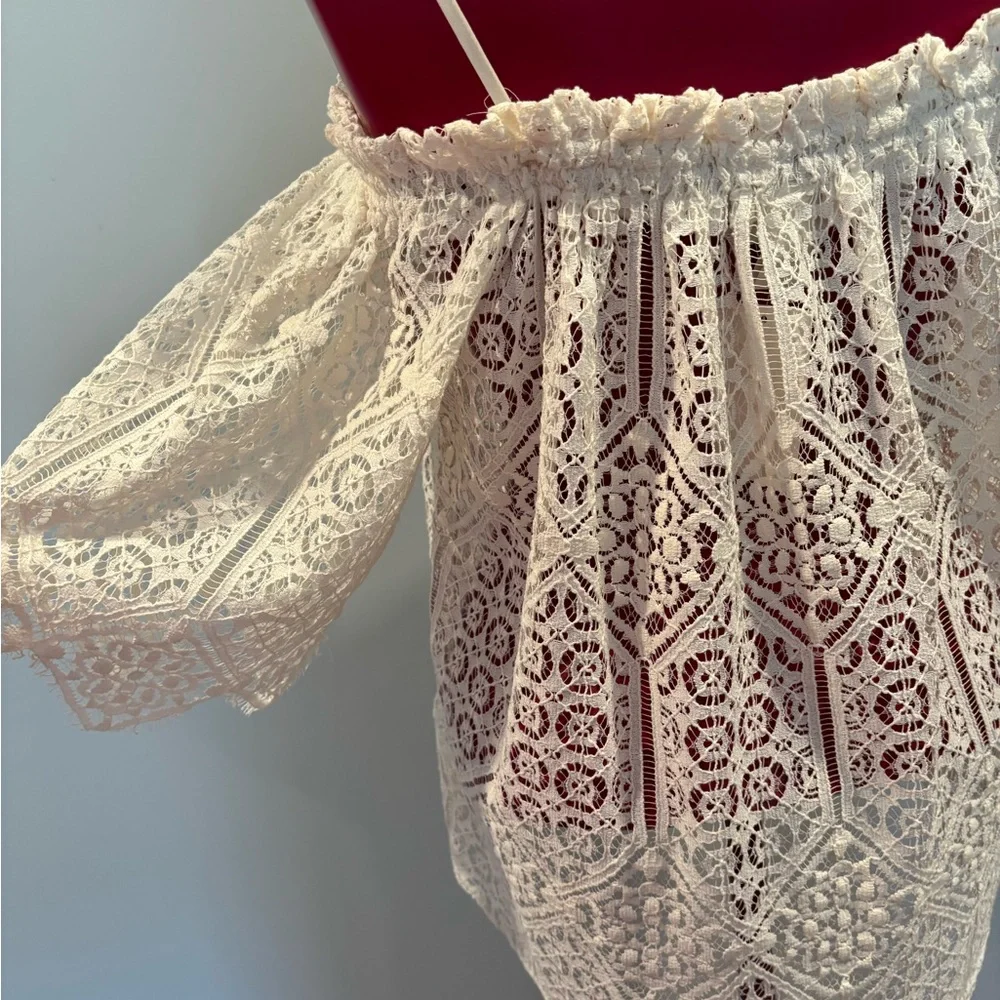 H&M Women's White off the shoulder Lace Top size 10